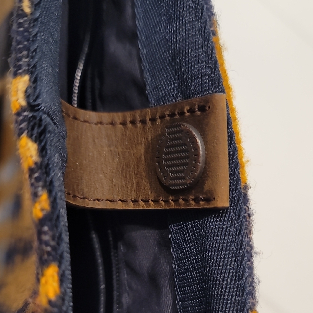 Pendleton Tan And Black Patterned Handbag - image 7